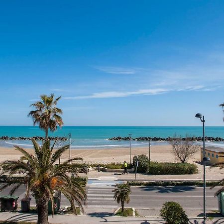 Appartamento Di Antonio Fronte Mare Монтезільвано Екстер'єр фото